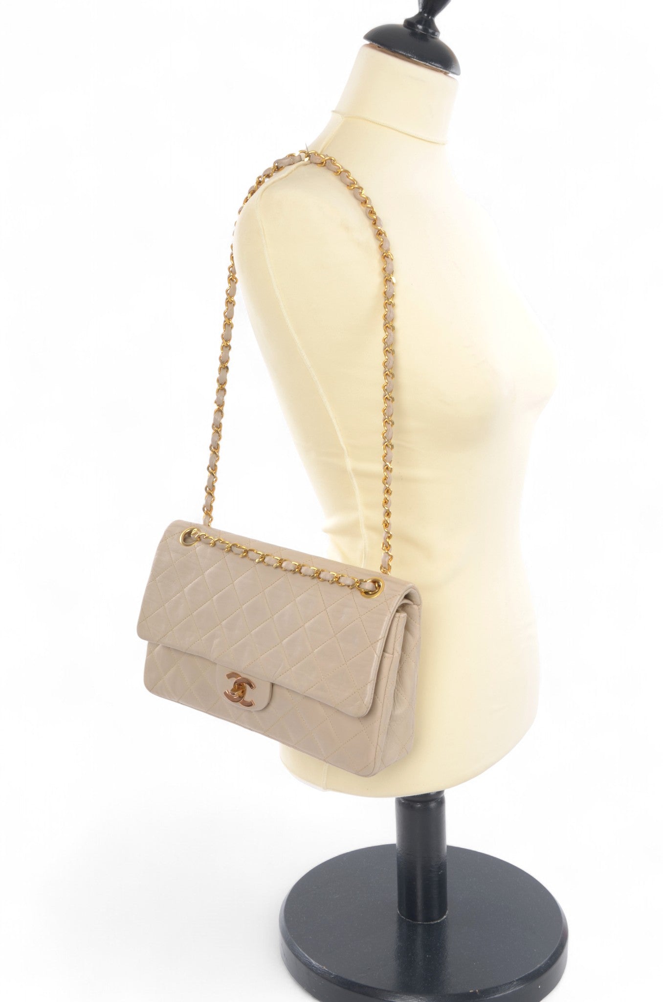 Chanel Classic Medium Double Flap Bag 25 Beige Lambskin Vintage Timeless Classic Matelasse Coco Mark Turn Lock Chain Shoulder Bag Crossbody