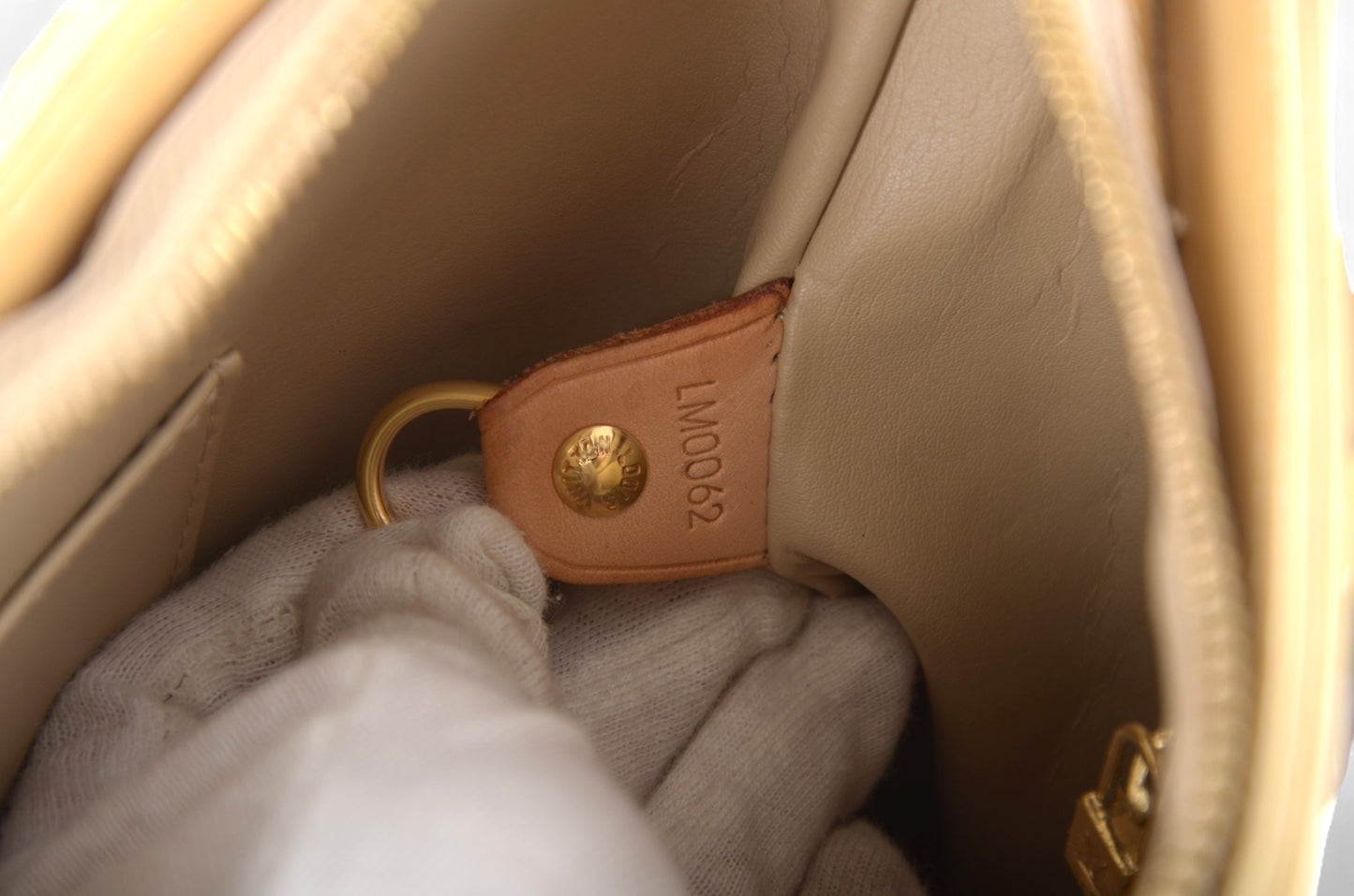 Louis Vuitton Vernis Houston Shoulder Bag Tote Handbag Vintage Beige Monogram Patent Leather Designer Classic Authentic