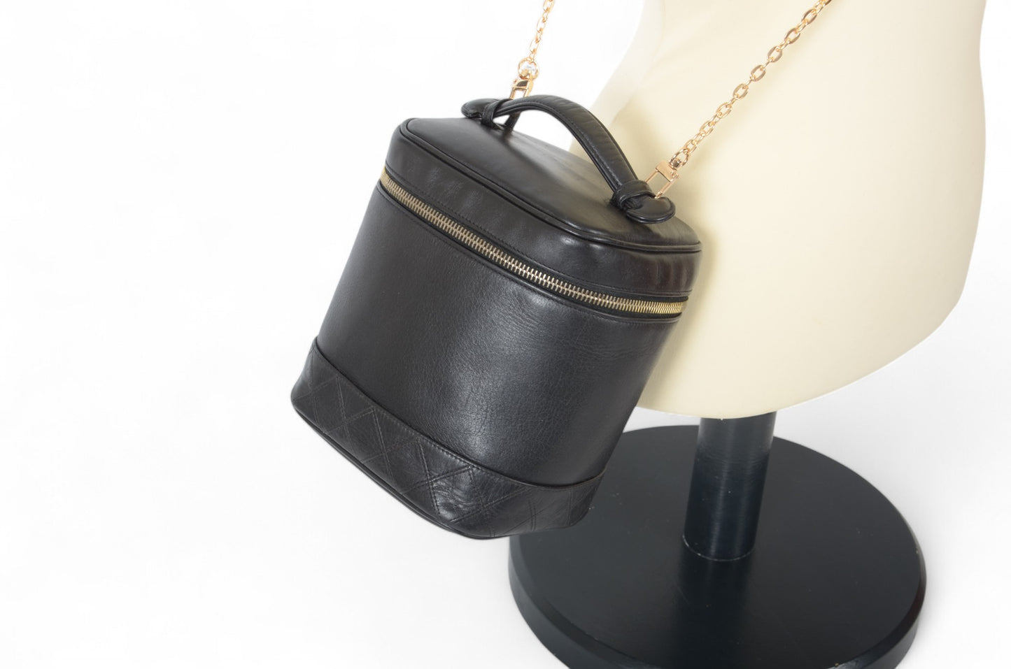 Chanel Quilted Vanity Bag CC Logo Vintage Lambskin Leather Black Make Up Pouch