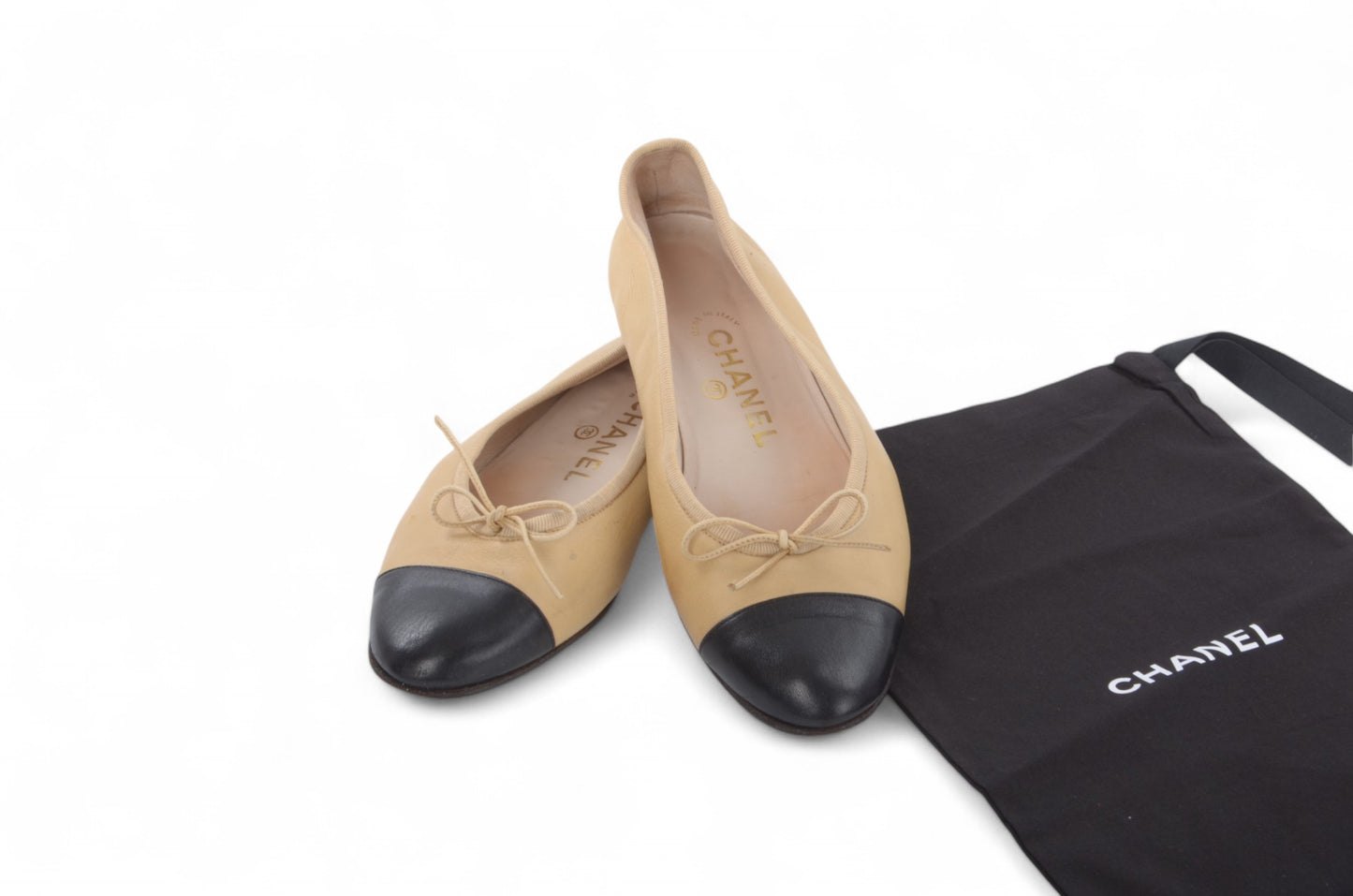 Chanel Ballet Flats Shoes Ballerina Ballet Flat Pumps Ribbon Leather Vintage Size 37 Beige Black