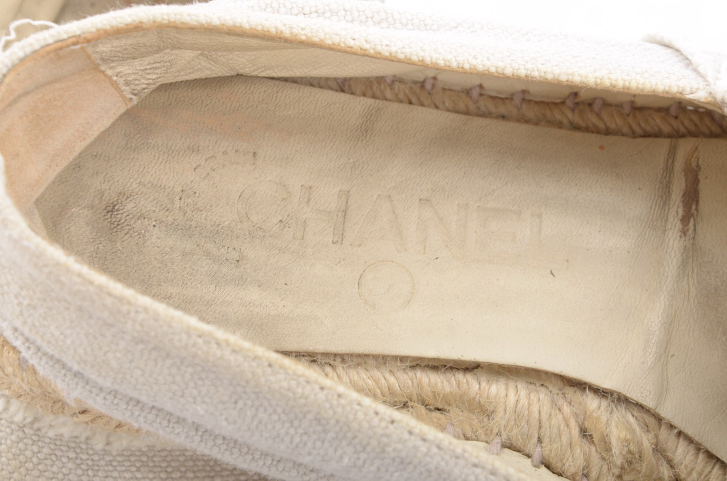 Chanel Interlocking CC Logo Espadrilles Flats Shoes White/Black Canvas CC Cap Toe Espadrille Flats Size 37