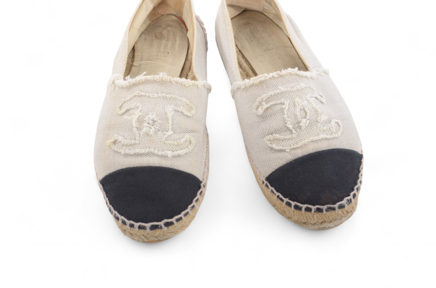 Chanel Interlocking CC Logo Espadrilles Flats Shoes White/Black Canvas CC Cap Toe Espadrille Flats Size 37