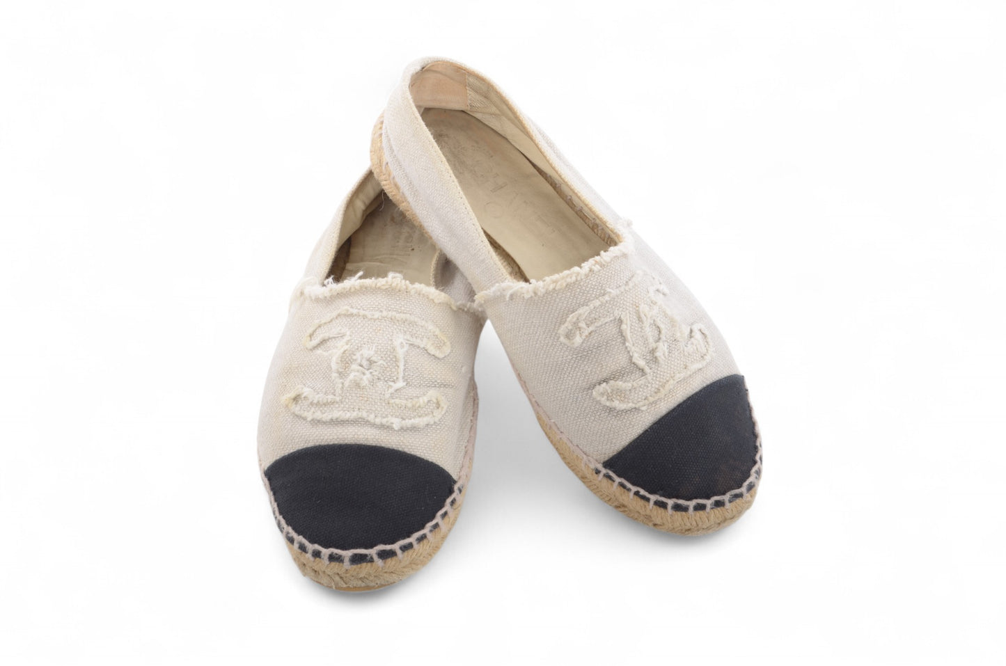 Chanel Interlocking CC Logo Espadrilles Flats Shoes White/Black Canvas CC Cap Toe Espadrille Flats Size 37