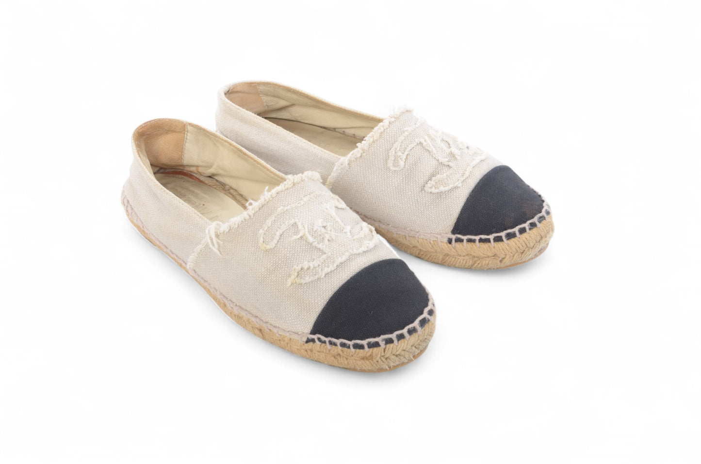 Chanel Interlocking CC Logo Espadrilles Flats Shoes White/Black Canvas CC Cap Toe Espadrille Flats Size 37