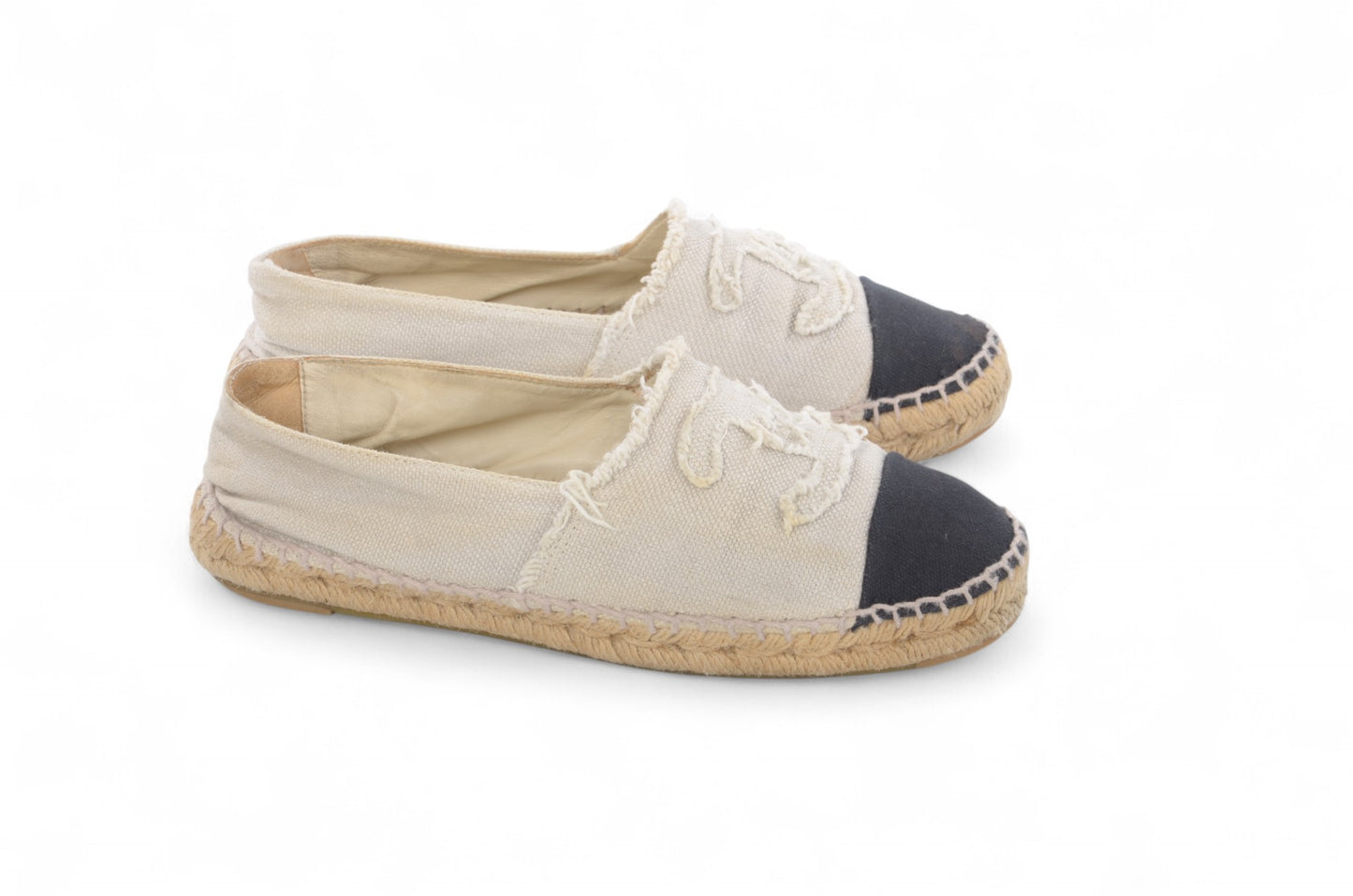 Chanel Interlocking CC Logo Espadrilles Flats Shoes White/Black Canvas CC Cap Toe Espadrille Flats Size 37