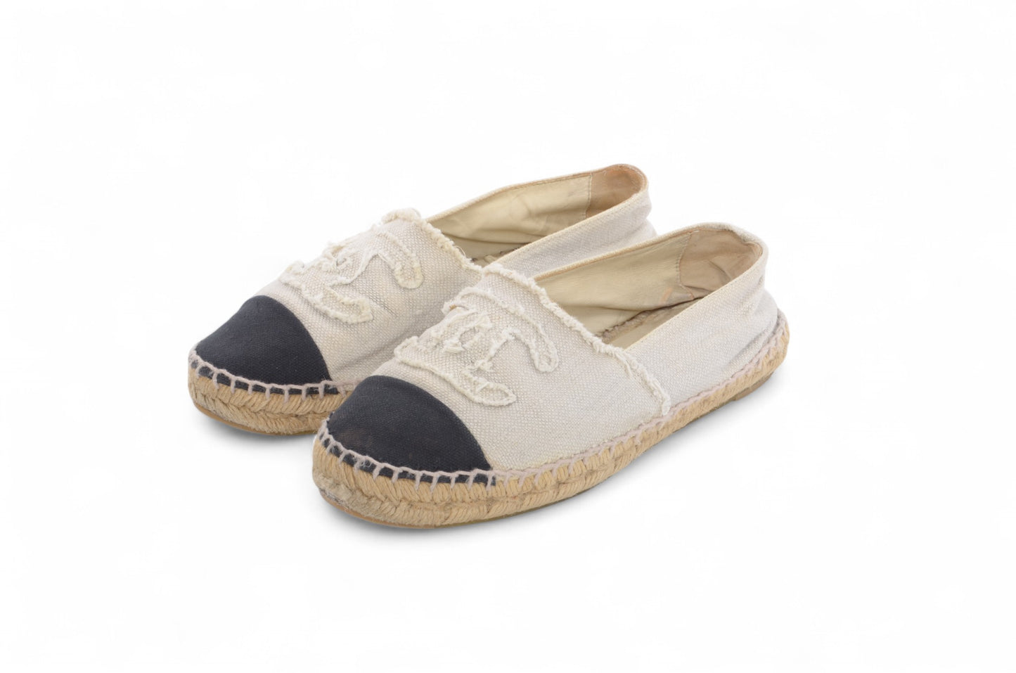 Chanel Interlocking CC Logo Espadrilles Flats Shoes White/Black Canvas CC Cap Toe Espadrille Flats Size 37