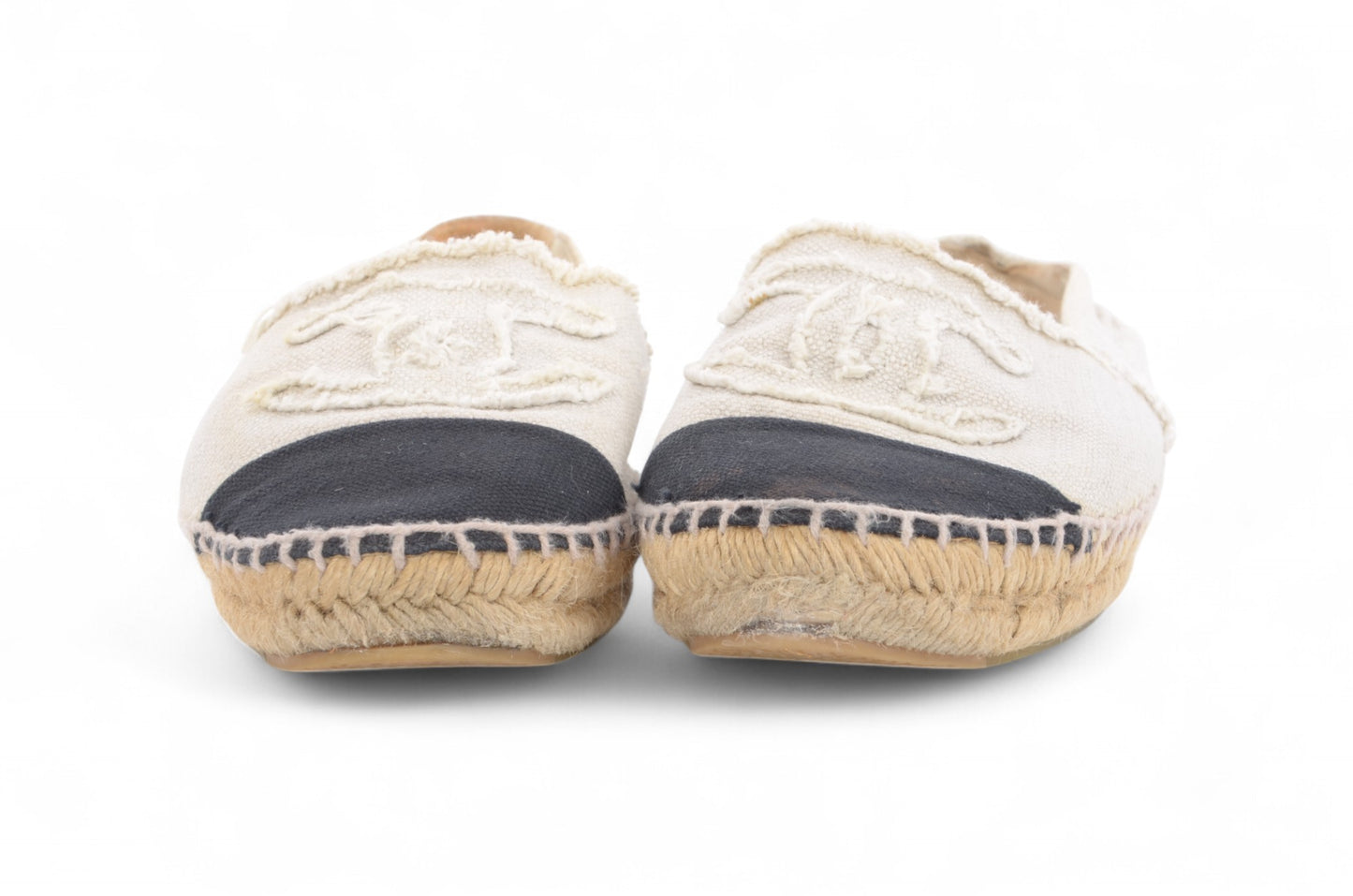 Chanel Interlocking CC Logo Espadrilles Flats Shoes White/Black Canvas CC Cap Toe Espadrille Flats Size 37