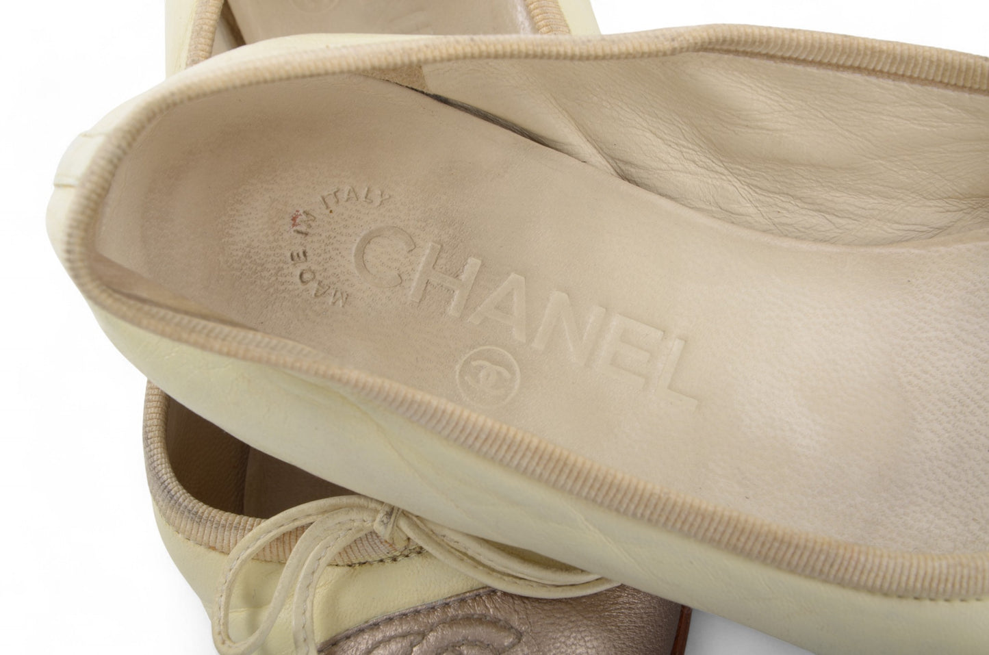 Chanel Ballet Flats Shoes Ballerina Flat Pumps Ribbon Leather Vintage Size 34C Beige bronze