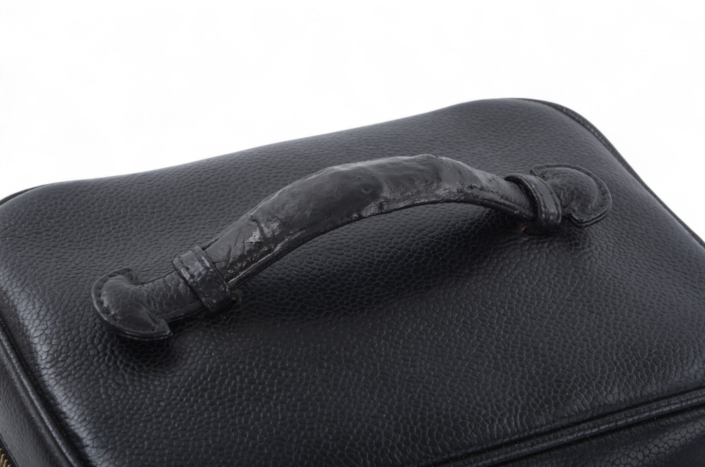 Chanel Vanity Bag CC Caviar Leather Logo Vintage Skin Black Make Up Pouch