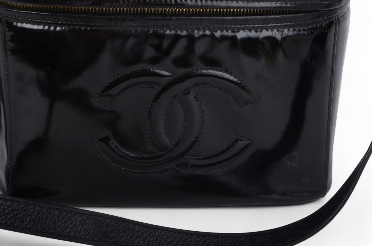 Chanel Vanity Bag CC Logo Vintage Patent Leather Black Enamel Make Up Box Designer Classic