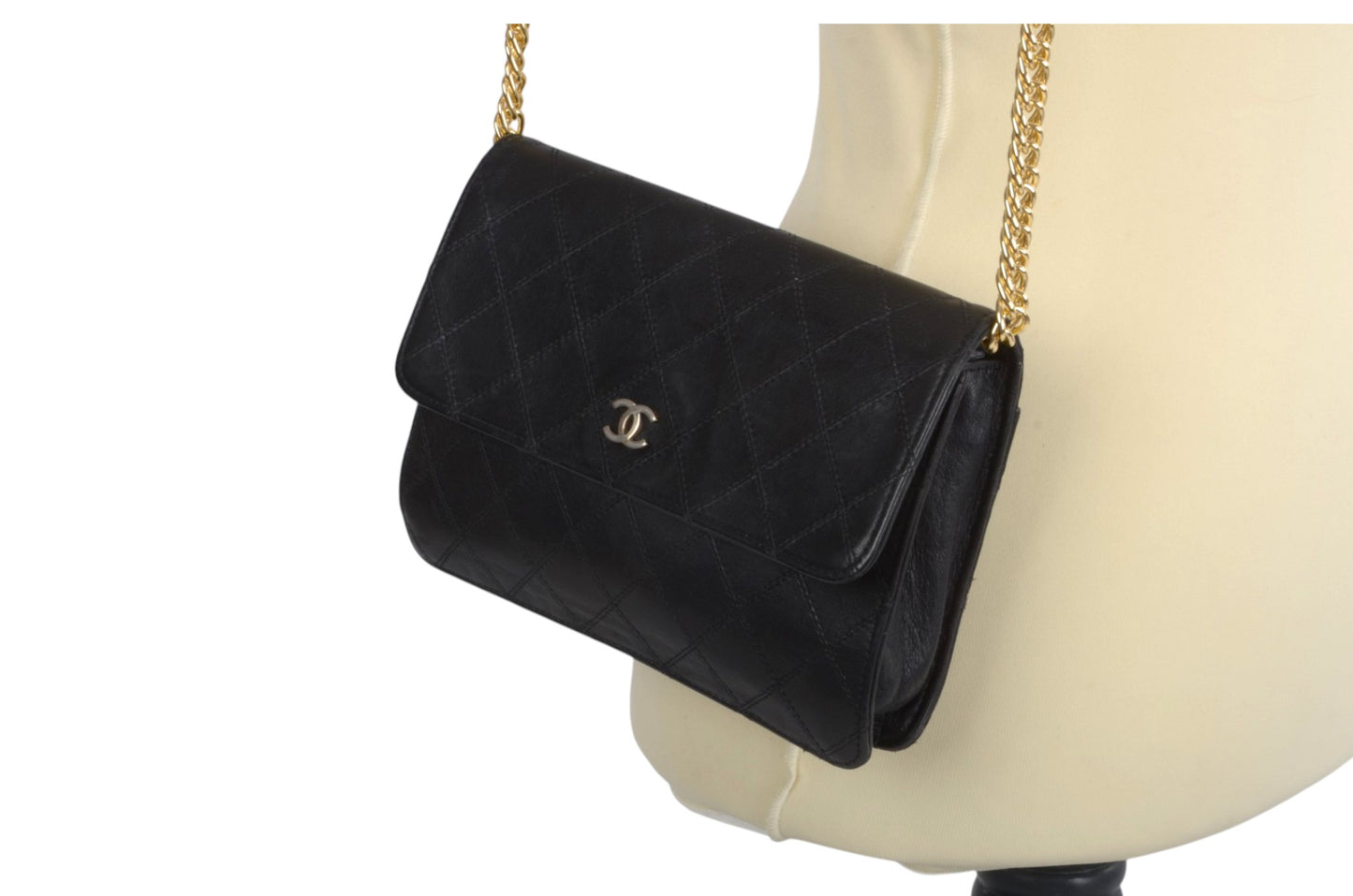 Chanel Clutch Quilted Lambskin Leather Flap Bag Matelasse Black CC Logo Vintage Designer Classic