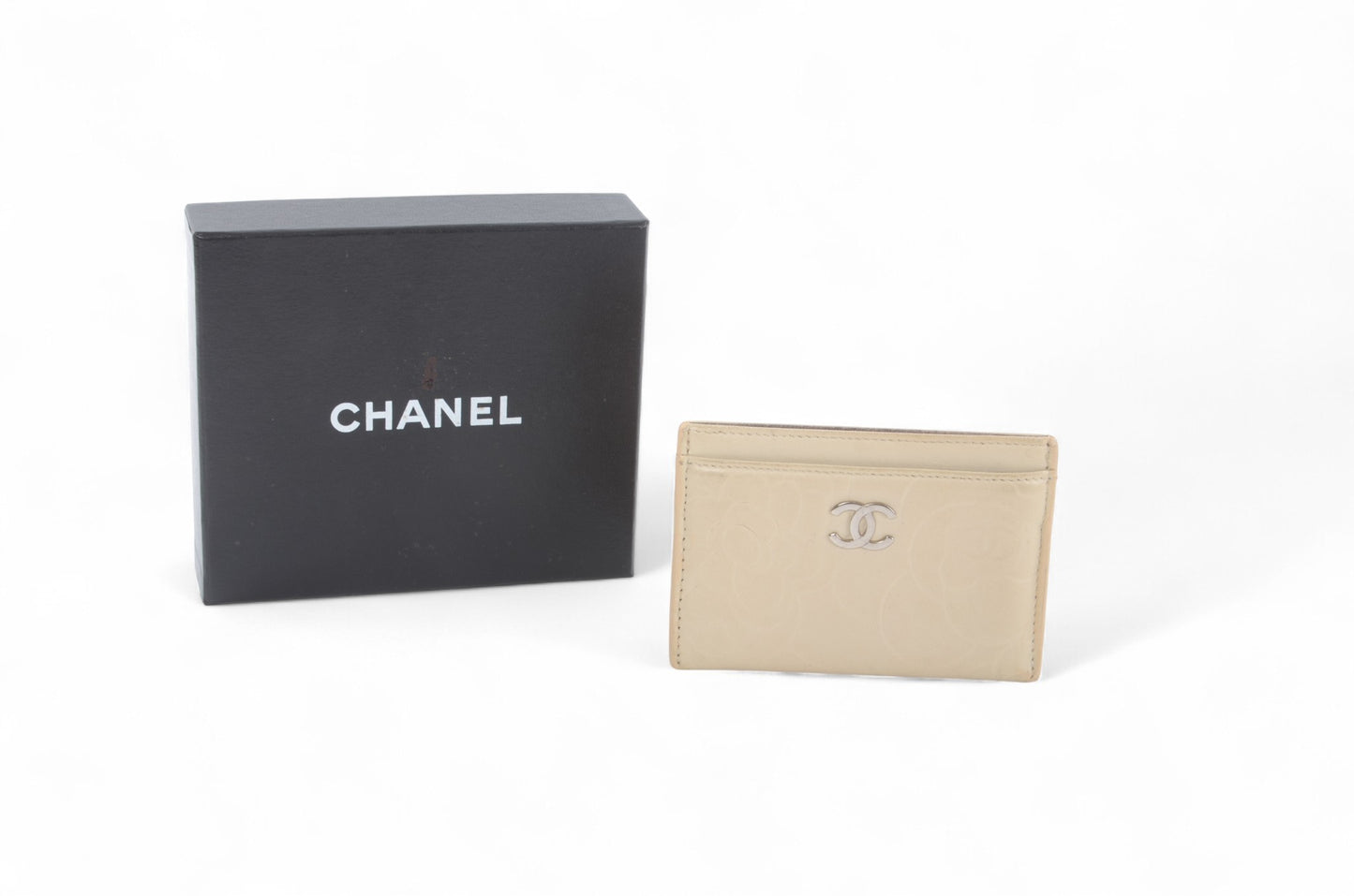 Chanel Coco Camellia Lambskin Leather Cream Card Case Wallet Holder Cardholder Vintage Designer Classic Authentic Beige Silver