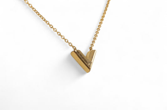 Louis Vuitton Essential V Necklace Pendant Gold Plated Statement Designer Classic Jewelry