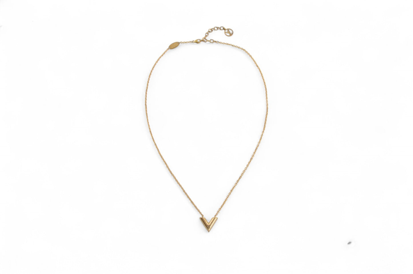 Louis Vuitton Essential V Necklace Pendant Gold Plated Statement Designer Classic Jewelry