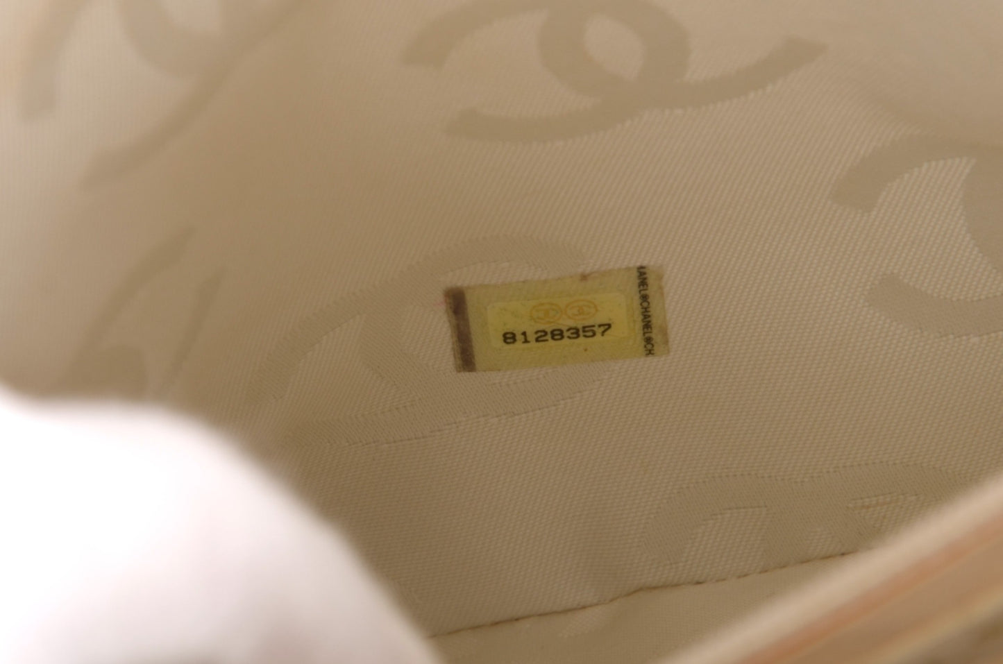 Chanel CC Vintage Camellia Perforated Tote Patent Leather Handbag Shoulder Bag Beige Flowers Designer Classic Authentic