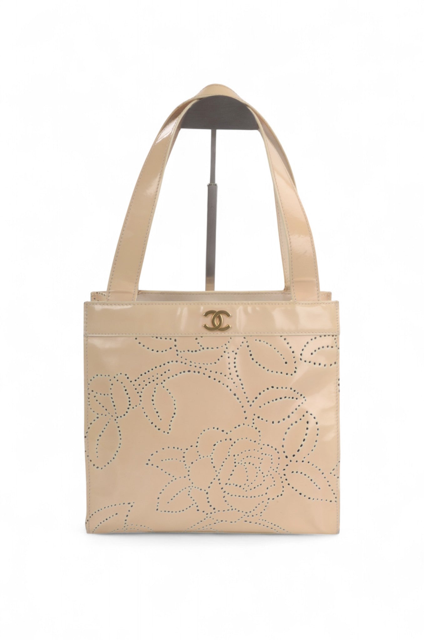 Chanel CC Vintage Camellia Perforated Tote Patent Leather Handbag Shoulder Bag Beige Flowers Designer Classic Authentic