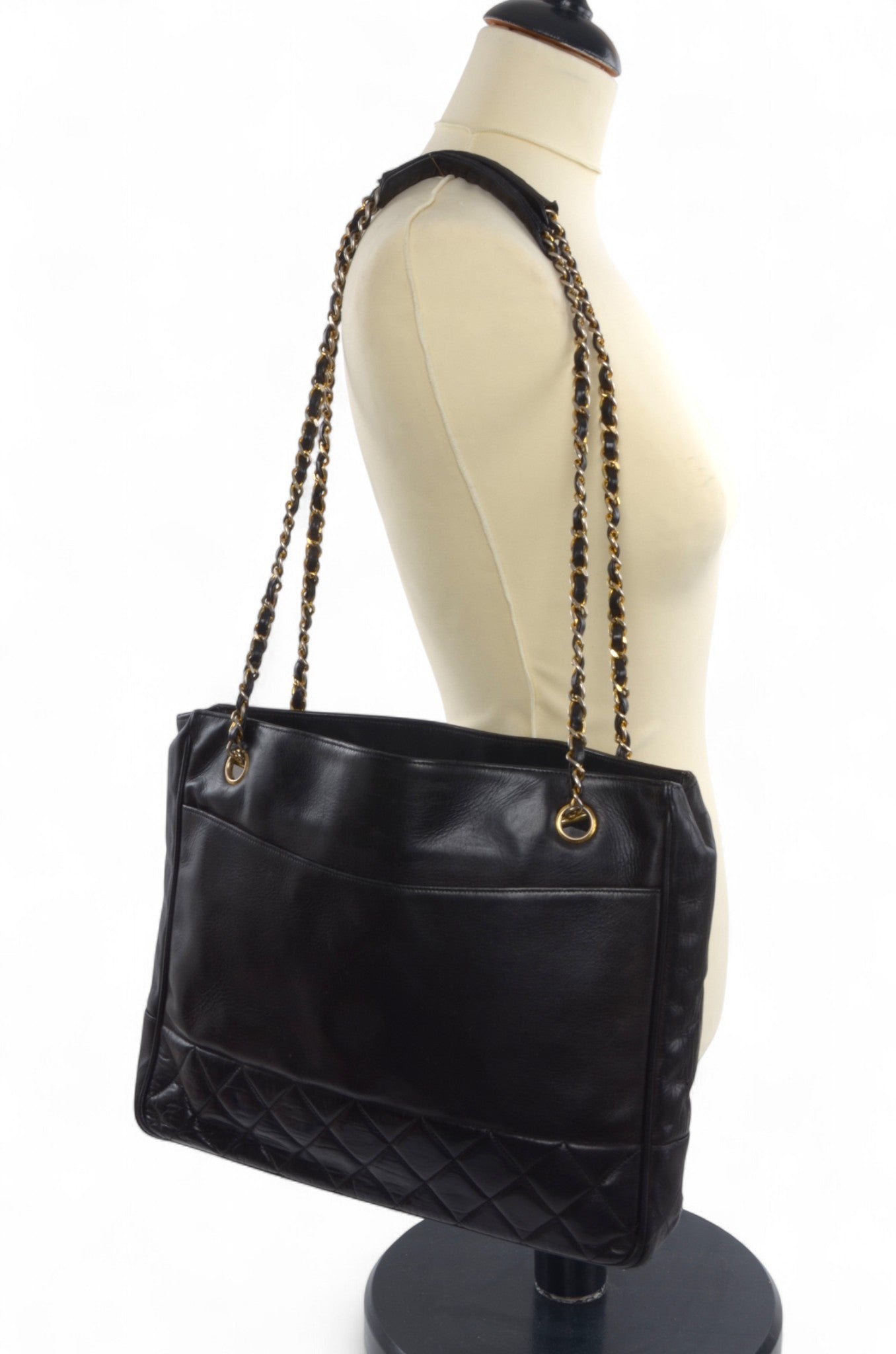 Chanel Matelasse Quilted Lambskin Chain Tote Handbag Leather Black Shoulder Gold Vintage Designer Classic Authentic