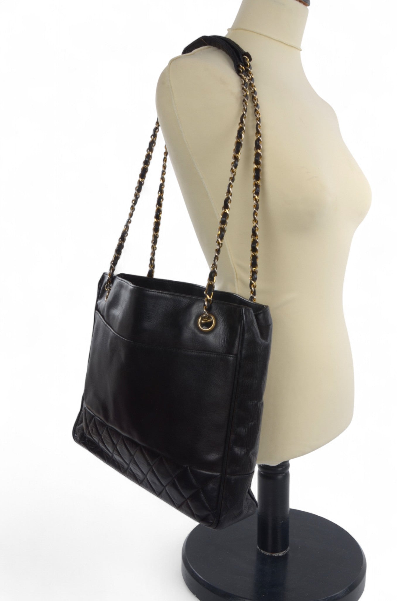 Chanel Matelasse Quilted Lambskin Chain Tote Handbag Leather Black Shoulder Gold Vintage Designer Classic Authentic