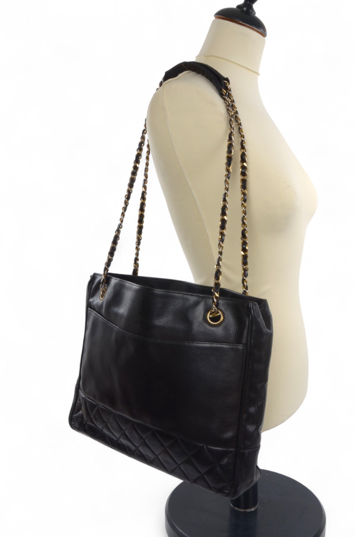 Chanel Matelasse Quilted Lambskin Chain Tote Handbag Leather Black Shoulder Gold Vintage Designer Classic Authentic