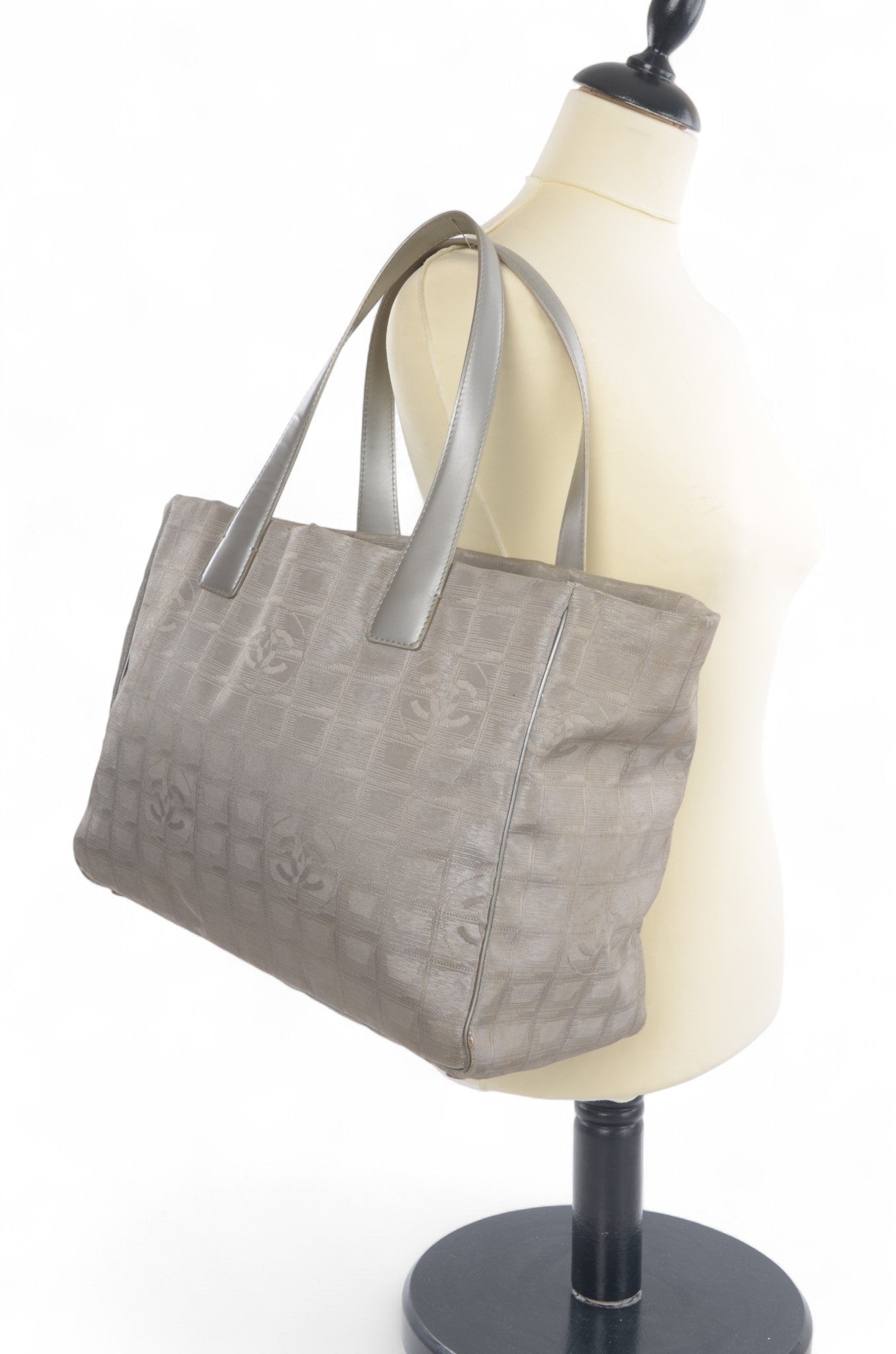 Chanel Silver Nylon CC Logo Vintage Travel Line Tote Shoulder Bag Handbag Designer Classic Authentic