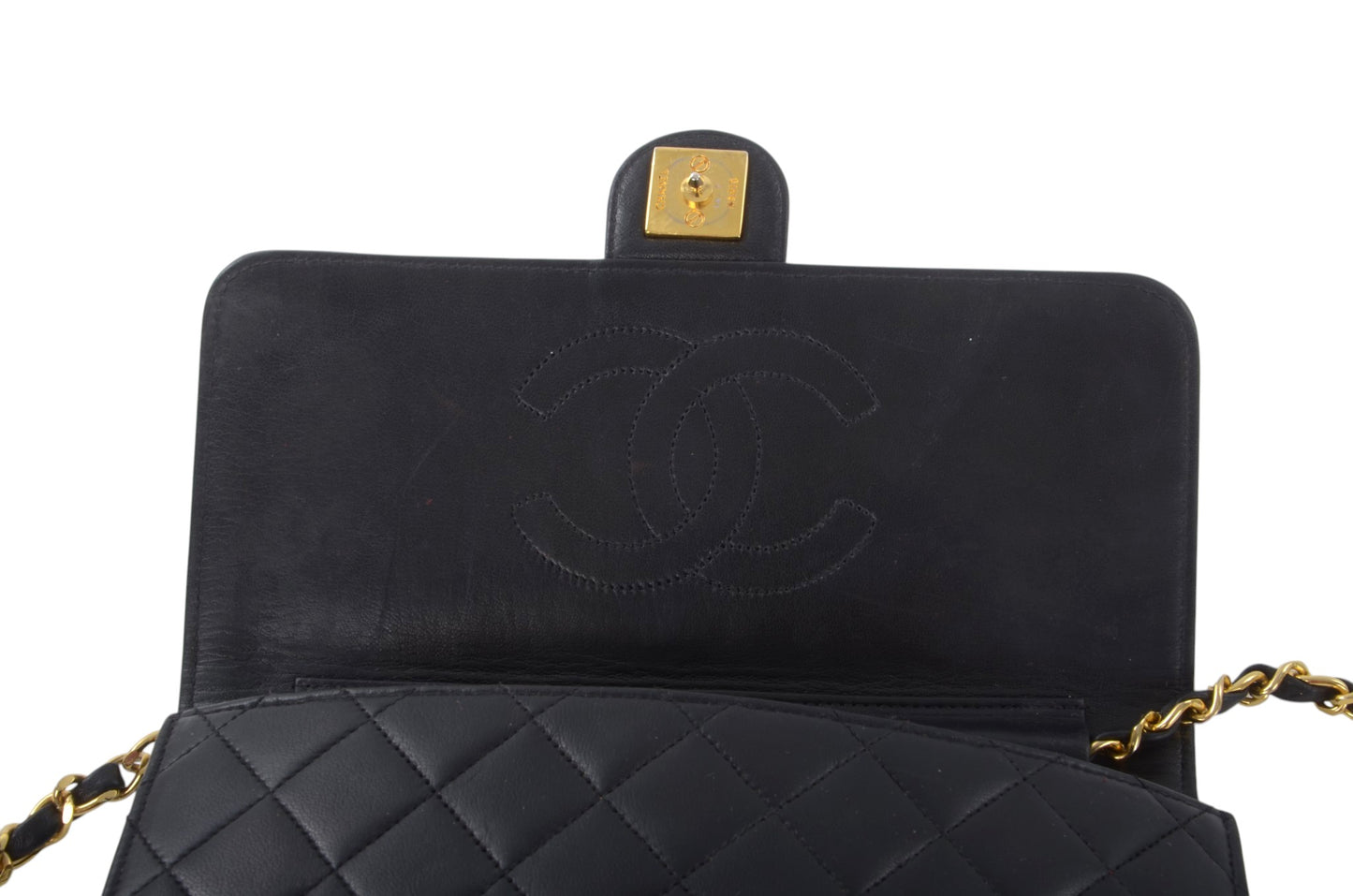 Chanel Classic Single Flap Bag Black Lambskin Matelasse CC Lock Chain Shoulder Bag Vintage Designer Classic