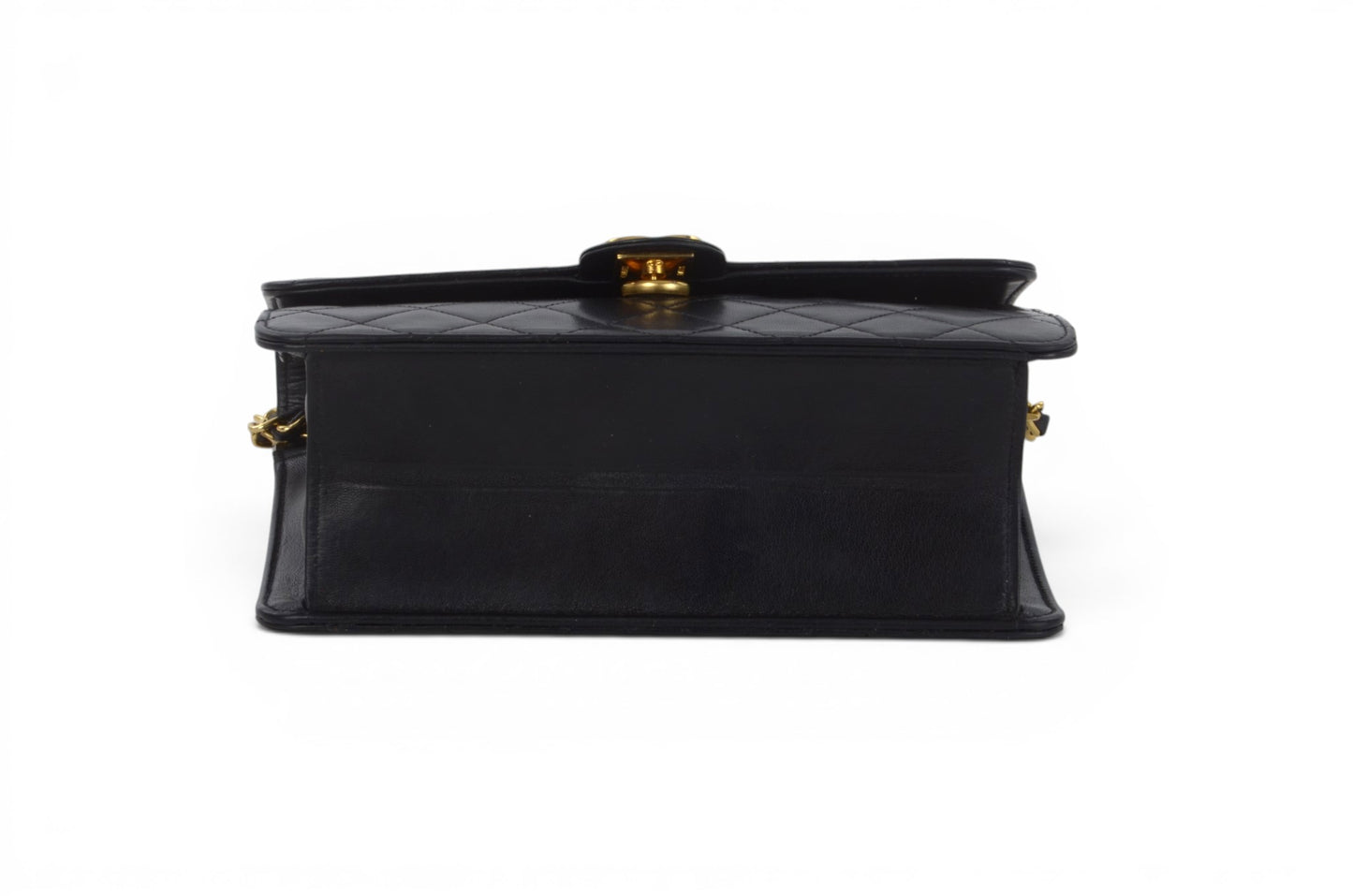 Chanel Classic Single Flap Bag Black Lambskin Matelasse CC Lock Chain Shoulder Bag Vintage Designer Classic