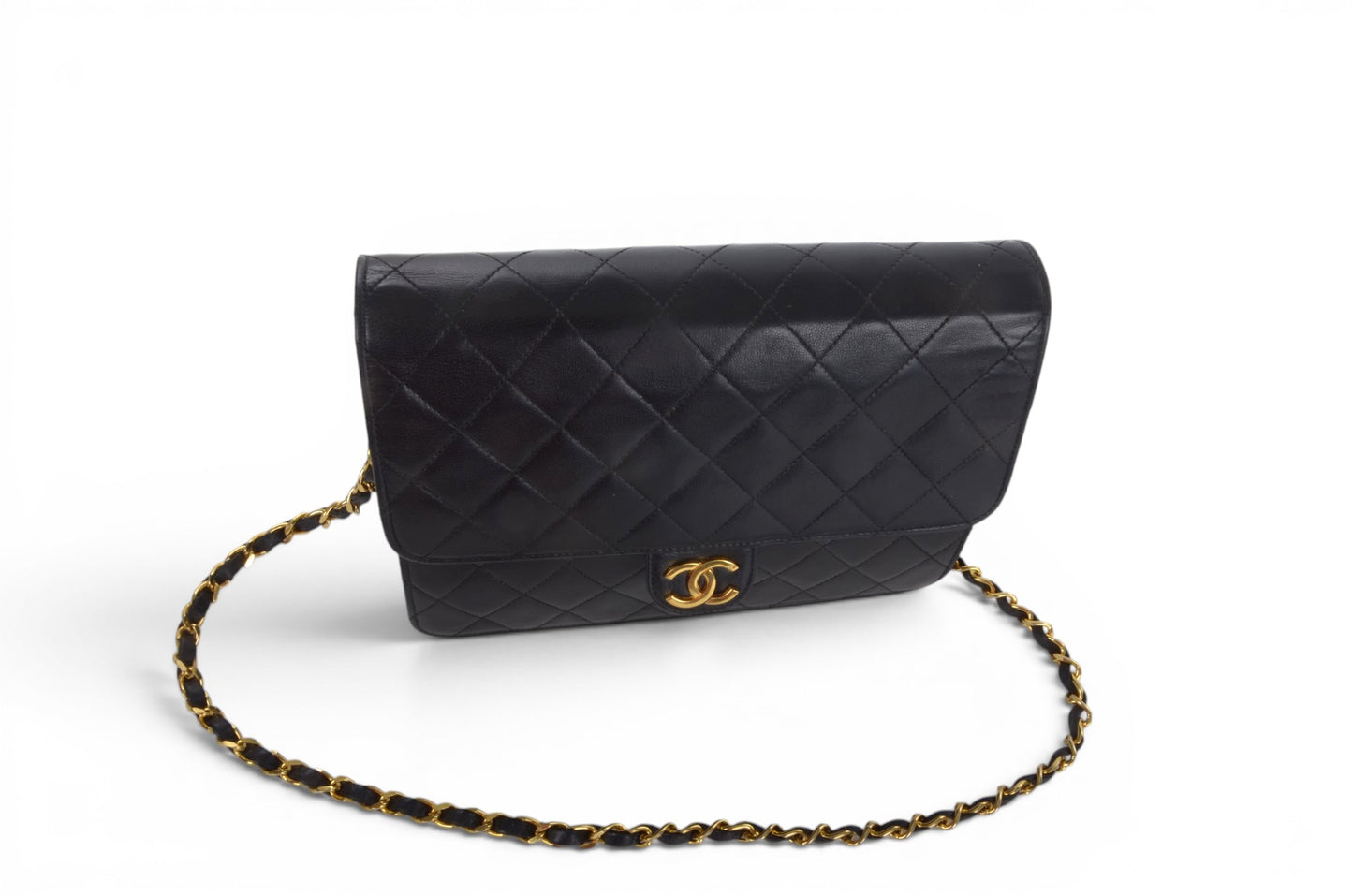 Chanel Classic Single Flap Bag Black Lambskin Matelasse CC Lock Chain Shoulder Bag Vintage Designer Classic