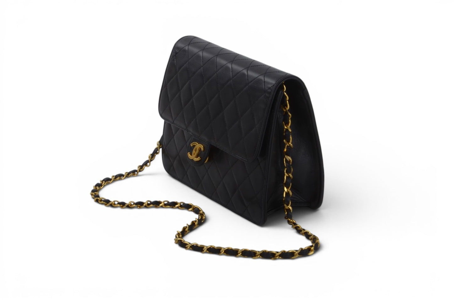 Chanel Classic Single Flap Bag Black Lambskin Matelasse CC Lock Chain Shoulder Bag Vintage Designer Classic