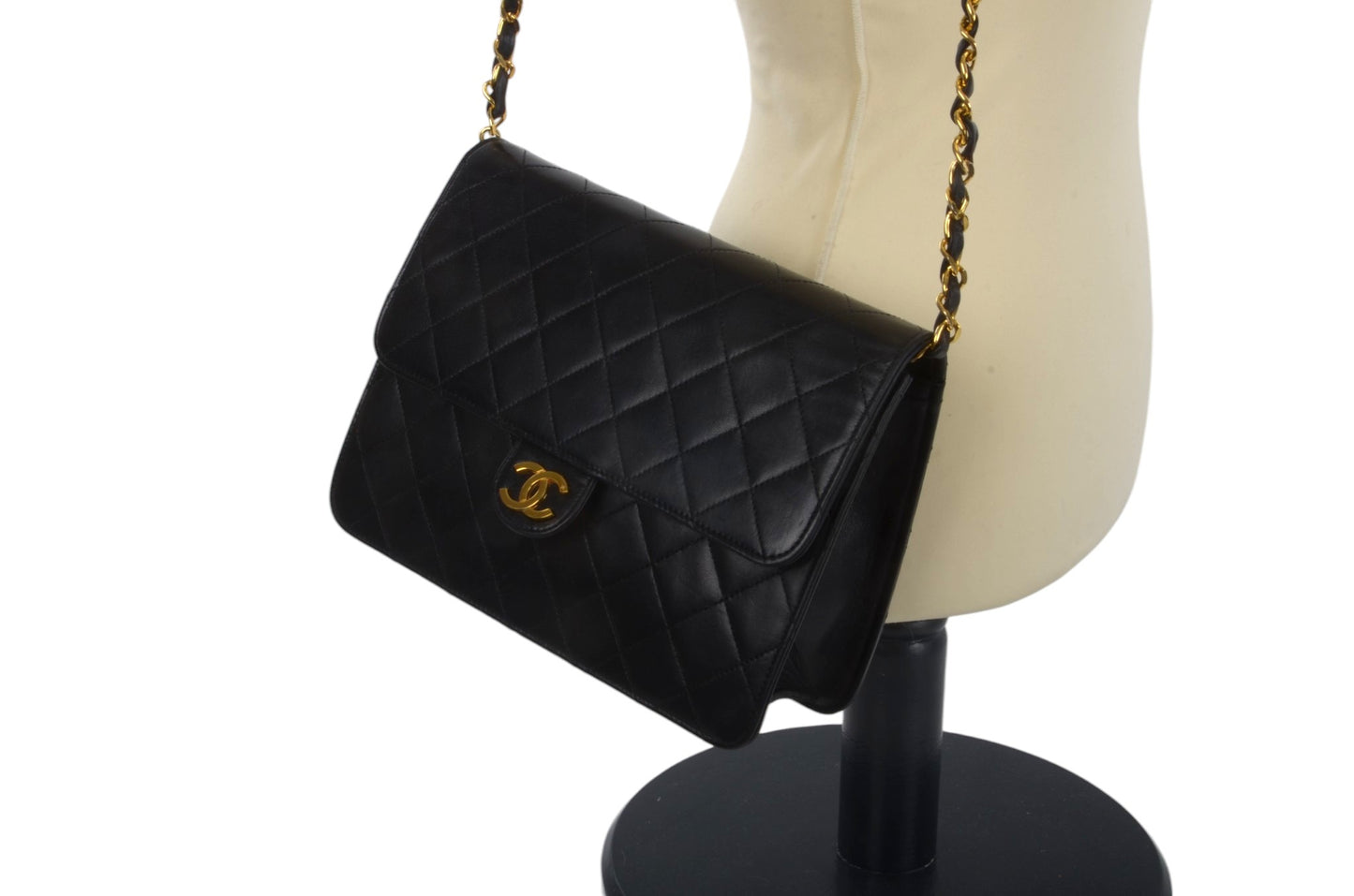 Chanel Classic Single Flap Bag Black Lambskin Matelasse CC Lock Chain Shoulder Bag Vintage Designer Classic