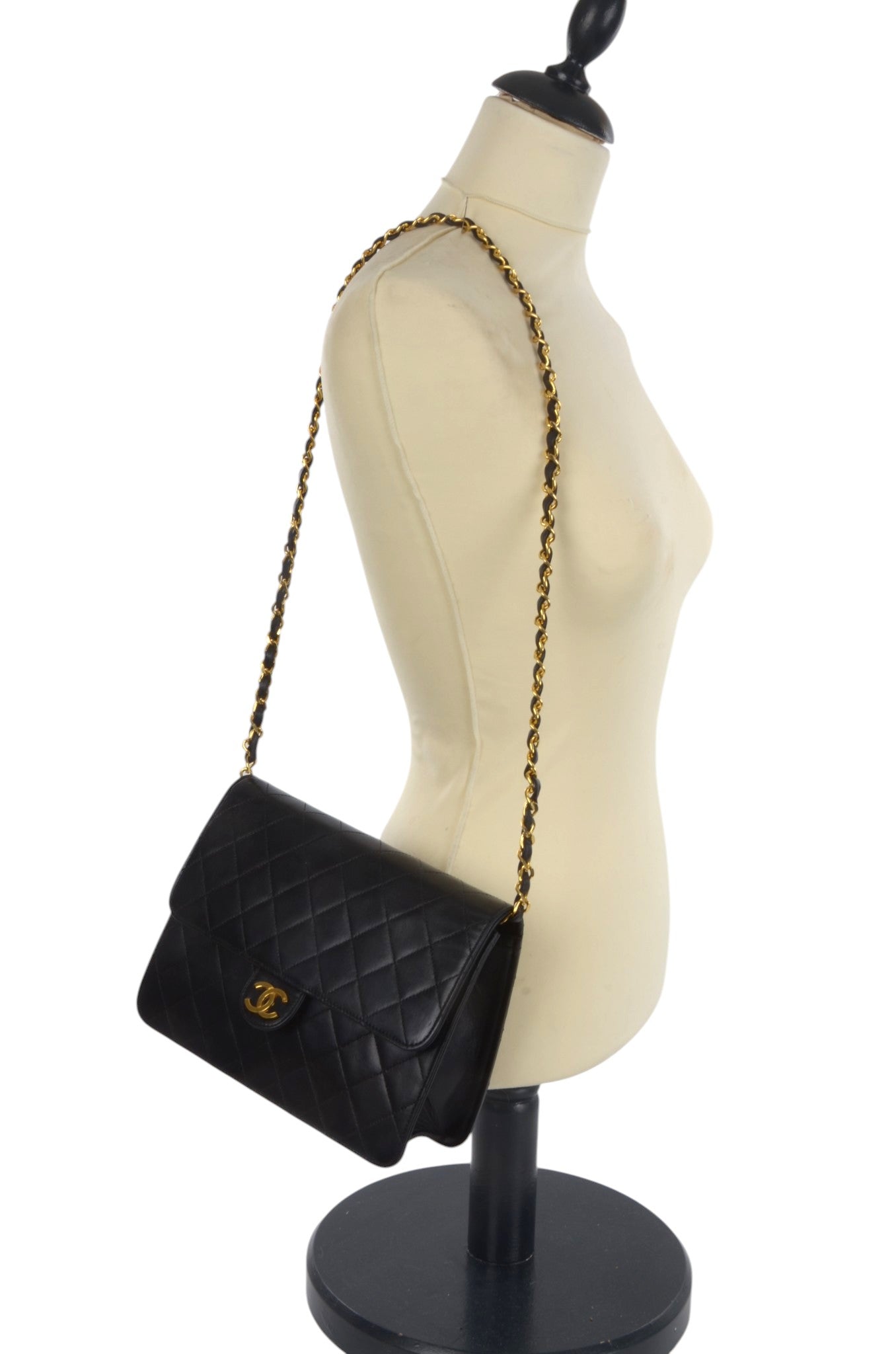 Chanel Classic Single Flap Bag Black Lambskin Matelasse CC Lock Chain Shoulder Bag Vintage Designer Classic