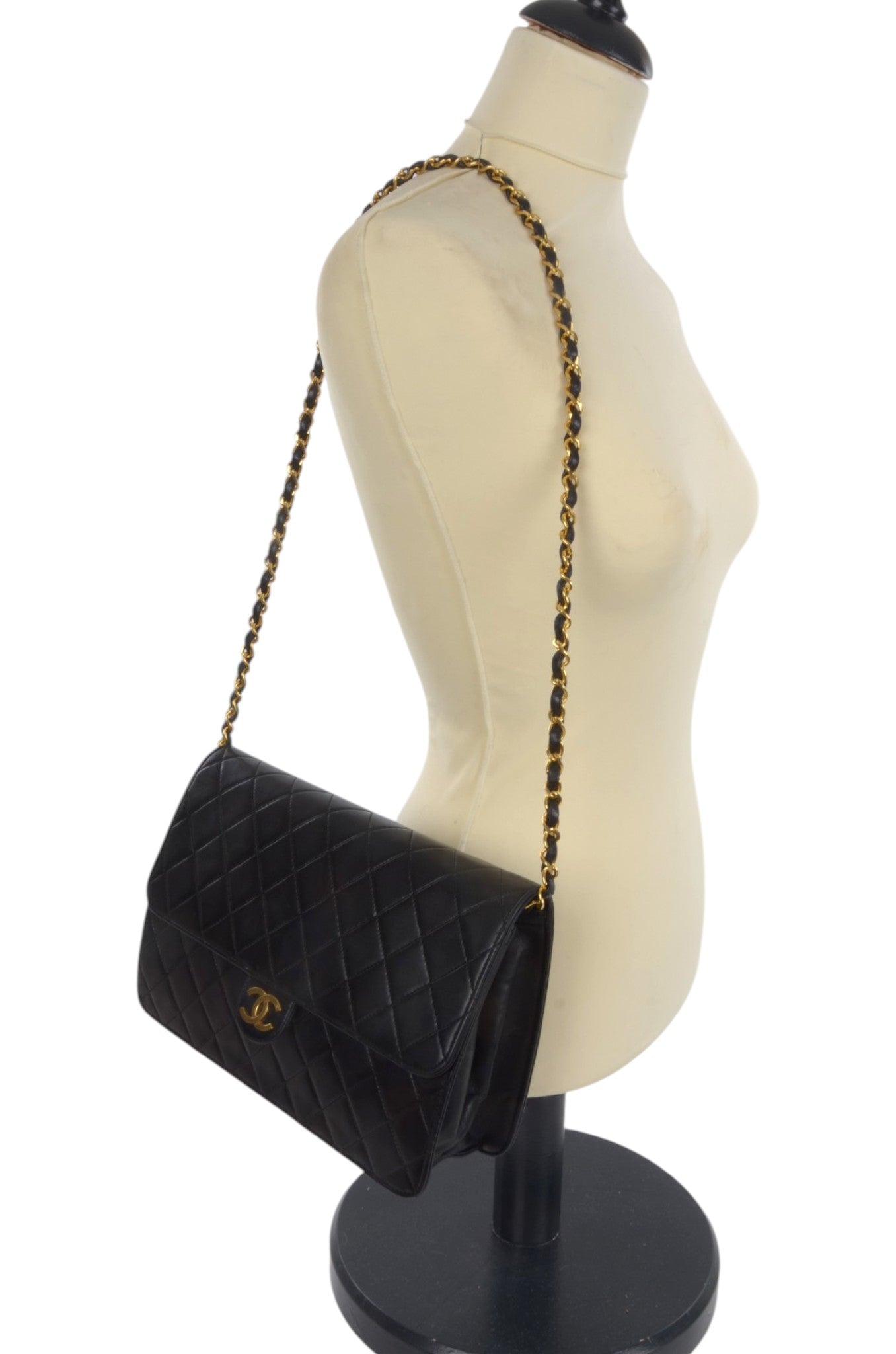 Chanel Classic Single Flap 25 Bag Black Lambskin Matelasse CC Lock Chain Shoulder Bag Vintage Designer Classic