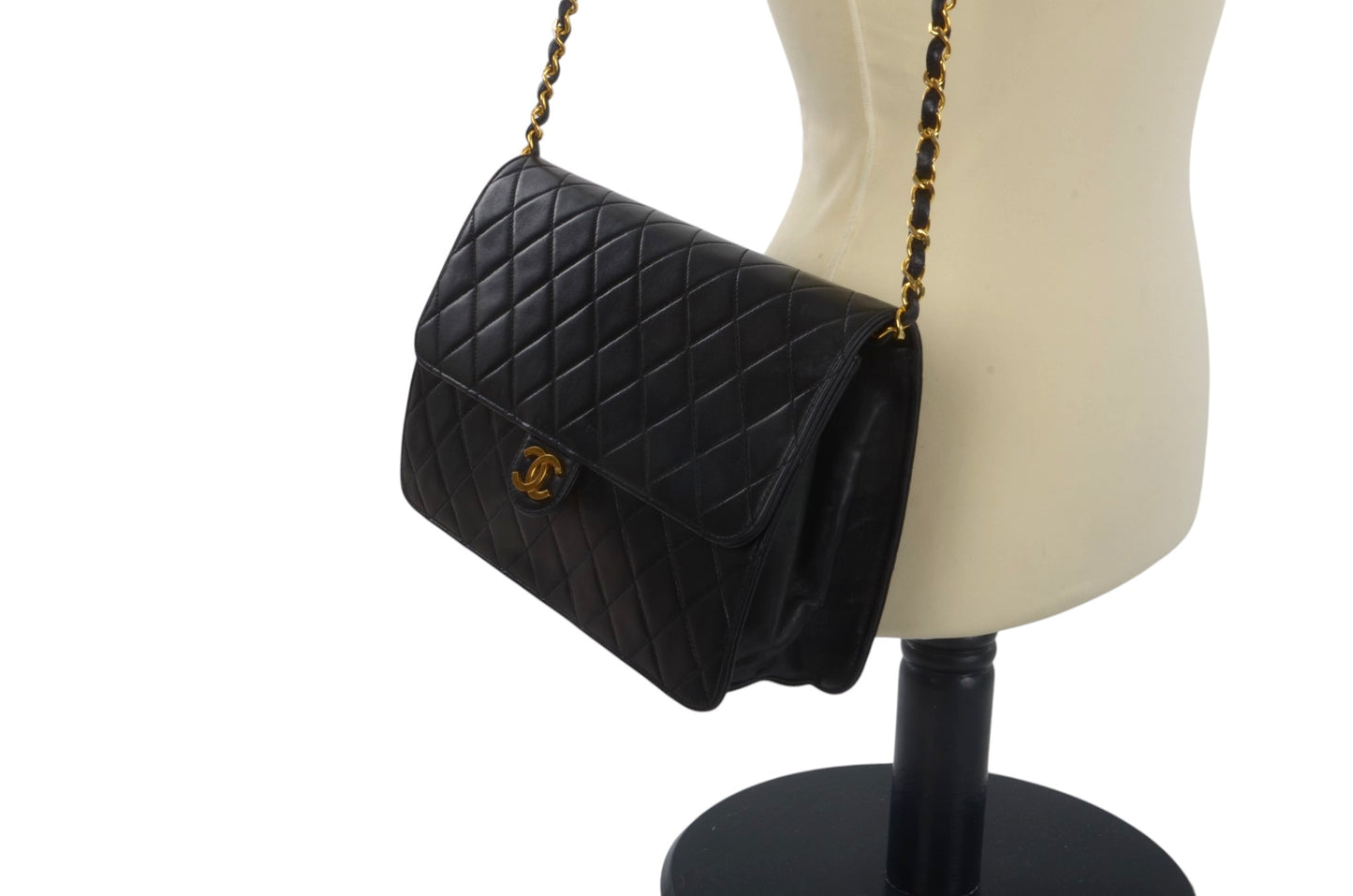Chanel Classic Single Flap 25 Bag Black Lambskin Matelasse CC Lock Chain Shoulder Bag Vintage Designer Classic