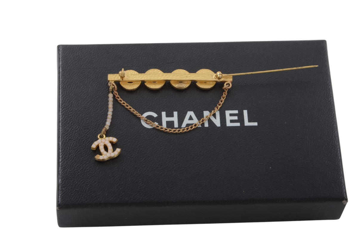 Chanel Vintage Pearl Pin Brooch CC Metal Designer Classic Gold