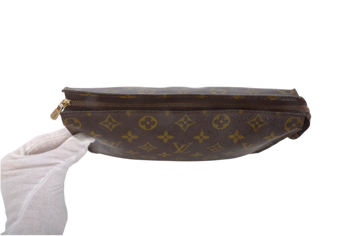 Louis Vuitton Pouch Toilette 26 Pouch Clutch Makeup Toilet Bag Monogram Vintage Designer Classic