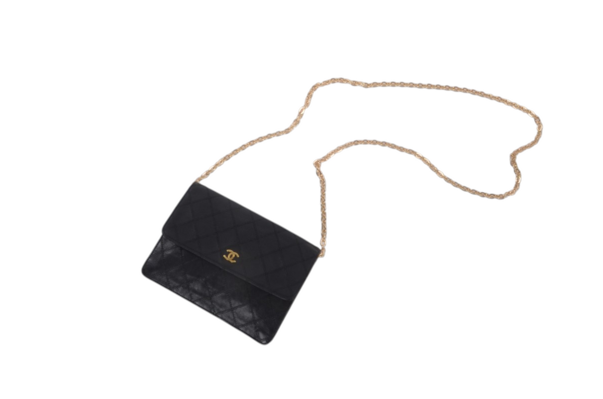Chanel Clutch Quilted Lambskin Leather Bag Matelasse CC Logo Gold Flap Vintage Designer Classic