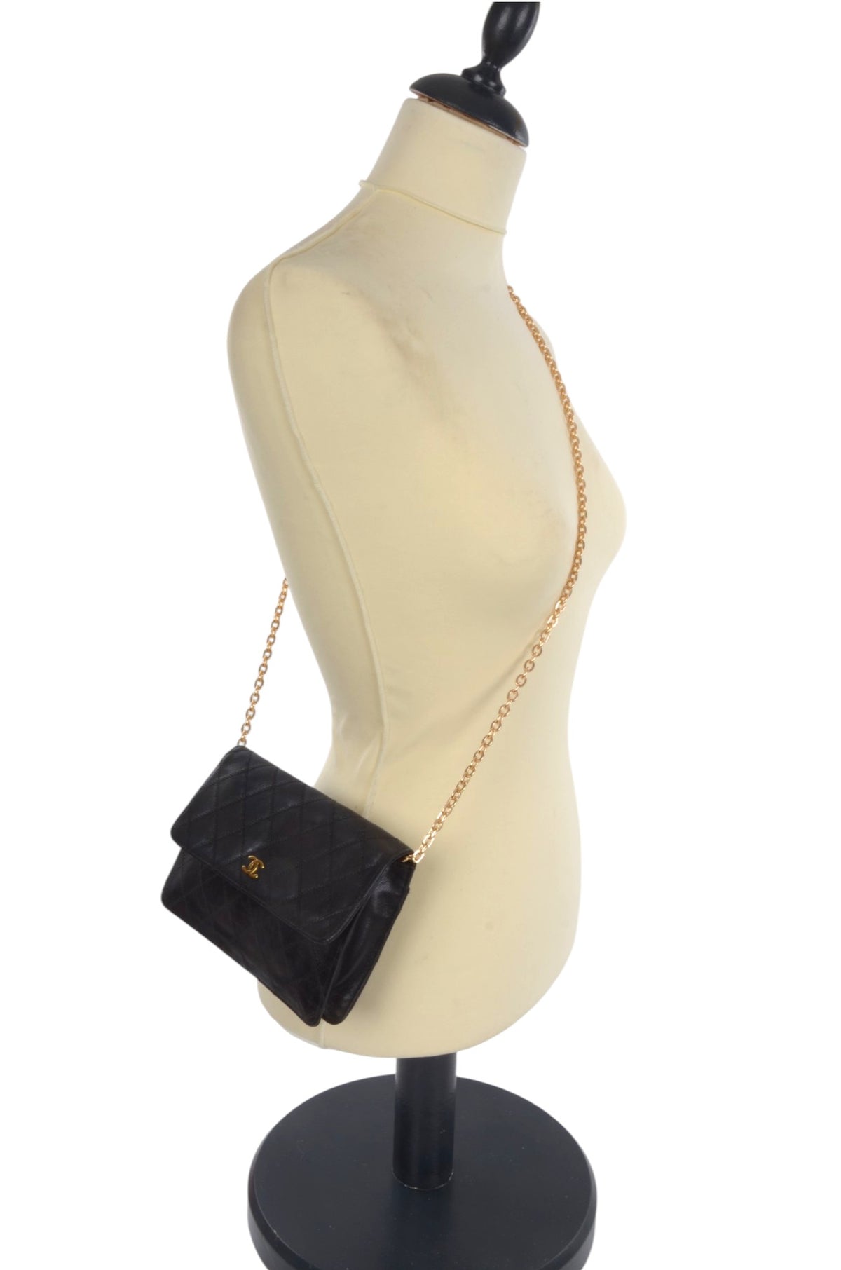 Chanel Clutch Quilted Lambskin Leather Bag Matelasse CC Logo Gold Flap Vintage Designer Classic