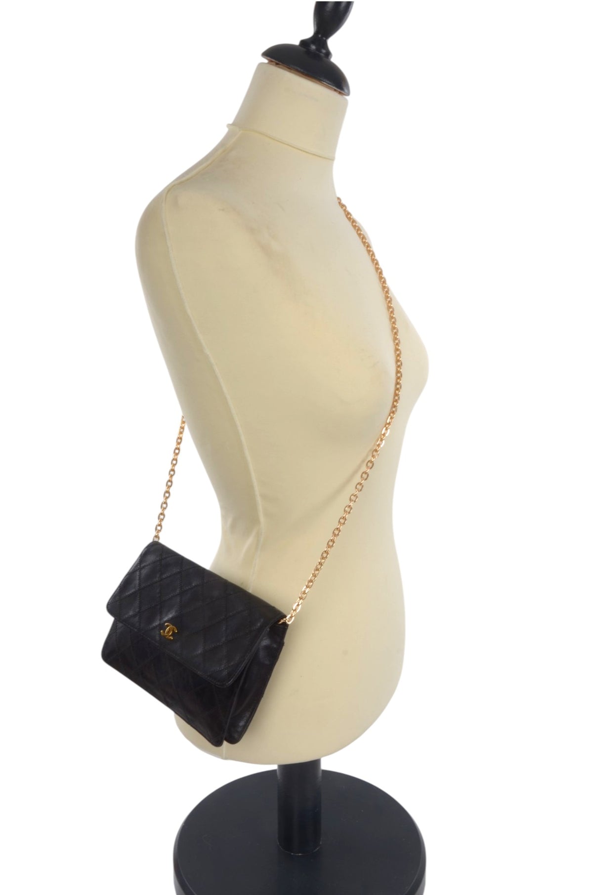 Chanel Clutch Quilted Lambskin Leather Bag Matelasse CC Logo Gold Flap Vintage Designer Classic