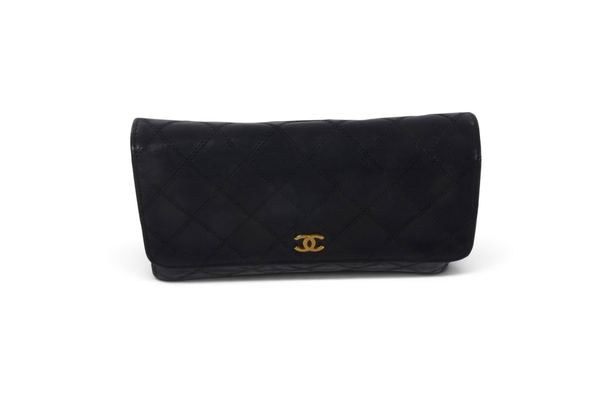Chanel Clutch Quilted Lambskin Leather Bag Matelasse CC Logo Gold Flap Vintage Designer Classic