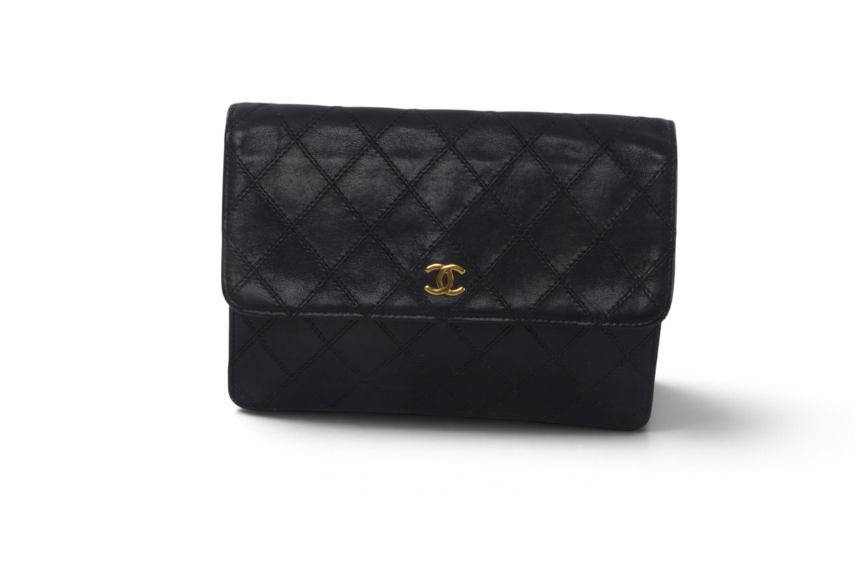 Chanel Clutch Quilted Lambskin Leather Bag Matelasse CC Logo Gold Flap Vintage Designer Classic