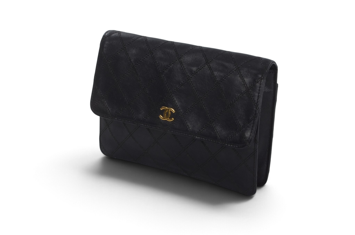 Chanel Clutch Quilted Lambskin Leather Bag Matelasse CC Logo Gold Flap Vintage Designer Classic
