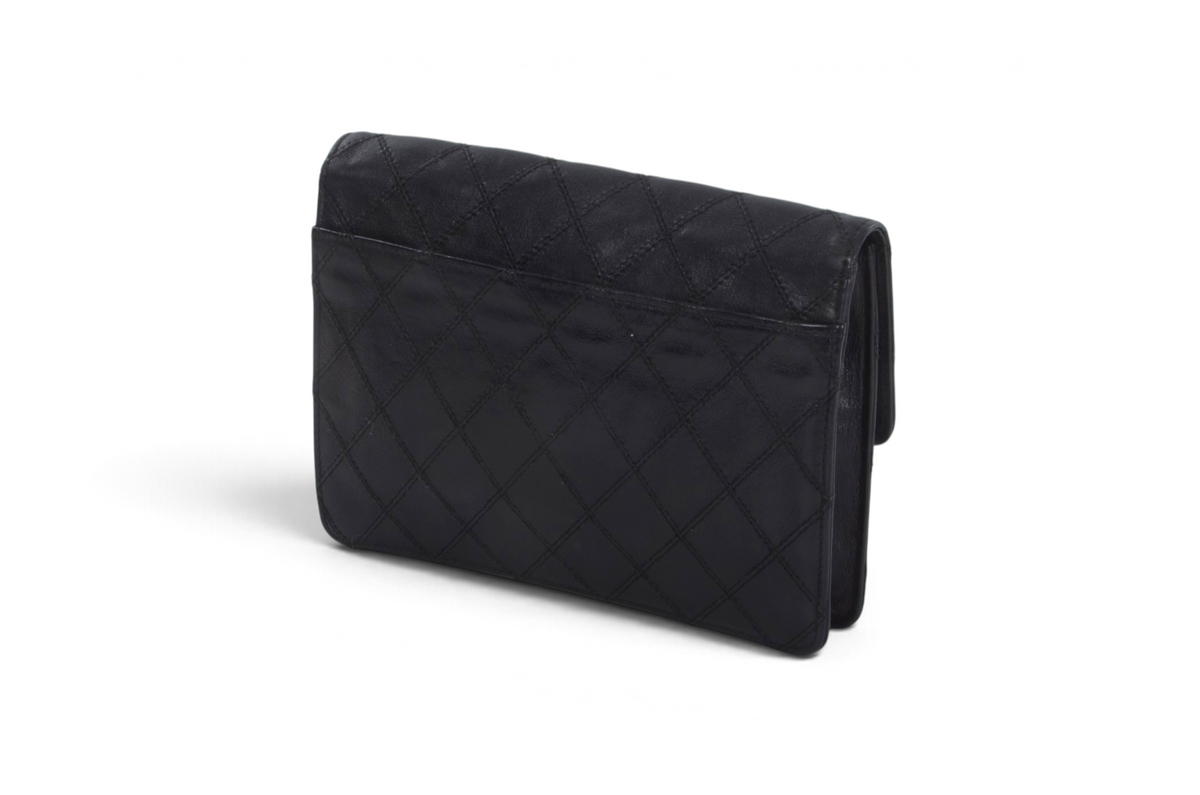 Chanel Clutch Quilted Lambskin Leather Bag Matelasse CC Logo Gold Flap Vintage Designer Classic