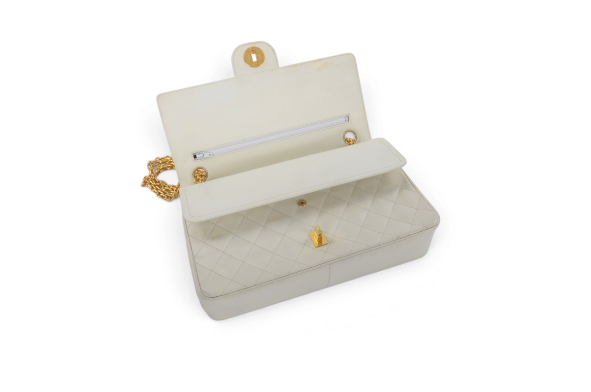 Chanel Classic Medium Double Flap Bag 25 Matelasse White Lambskin Vintage Timeless Classic Coco Mark Turn Lock Chain Shoulder Bag Crossbody
