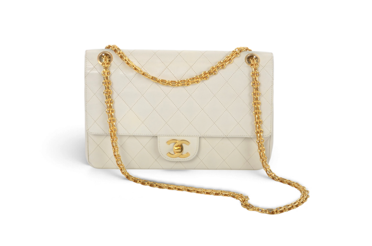 Chanel Classic Medium Double Flap Bag 25 Matelasse White Lambskin Vintage Timeless Classic Coco Mark Turn Lock Chain Shoulder Bag Crossbody