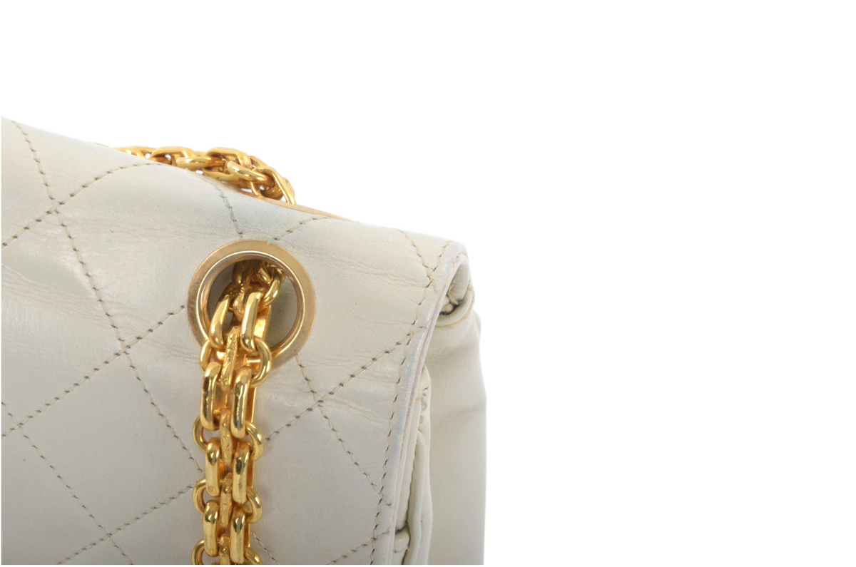 Chanel Classic Medium Double Flap Bag 25 Matelasse White Lambskin Vintage Timeless Classic Coco Mark Turn Lock Chain Shoulder Bag Crossbody