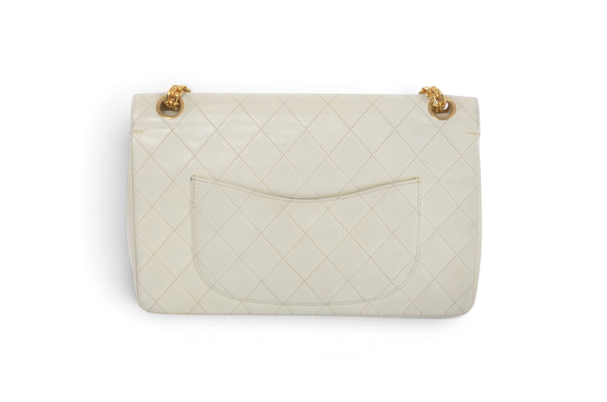 Chanel Classic Medium Double Flap Bag 25 Matelasse White Lambskin Vintage Timeless Classic Coco Mark Turn Lock Chain Shoulder Bag Crossbody