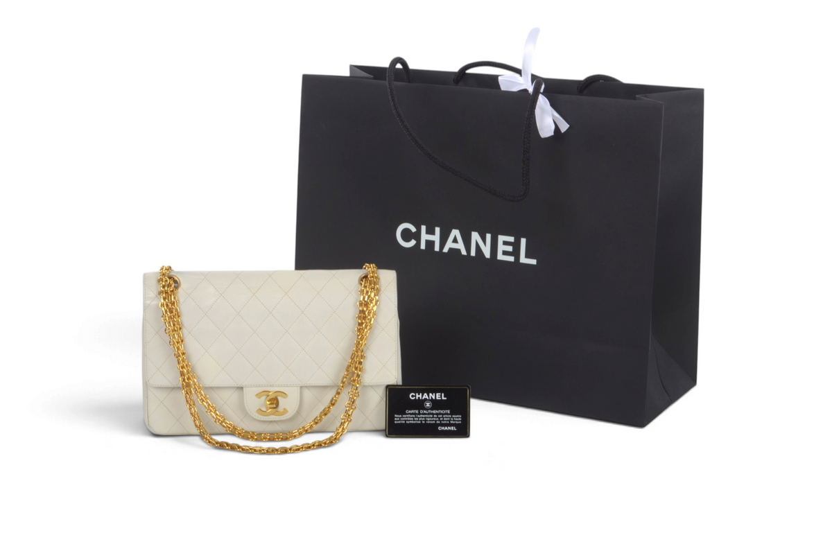 Chanel Classic Medium Double Flap Bag 25 Matelasse White Lambskin Vintage Timeless Classic Coco Mark Turn Lock Chain Shoulder Bag Crossbody