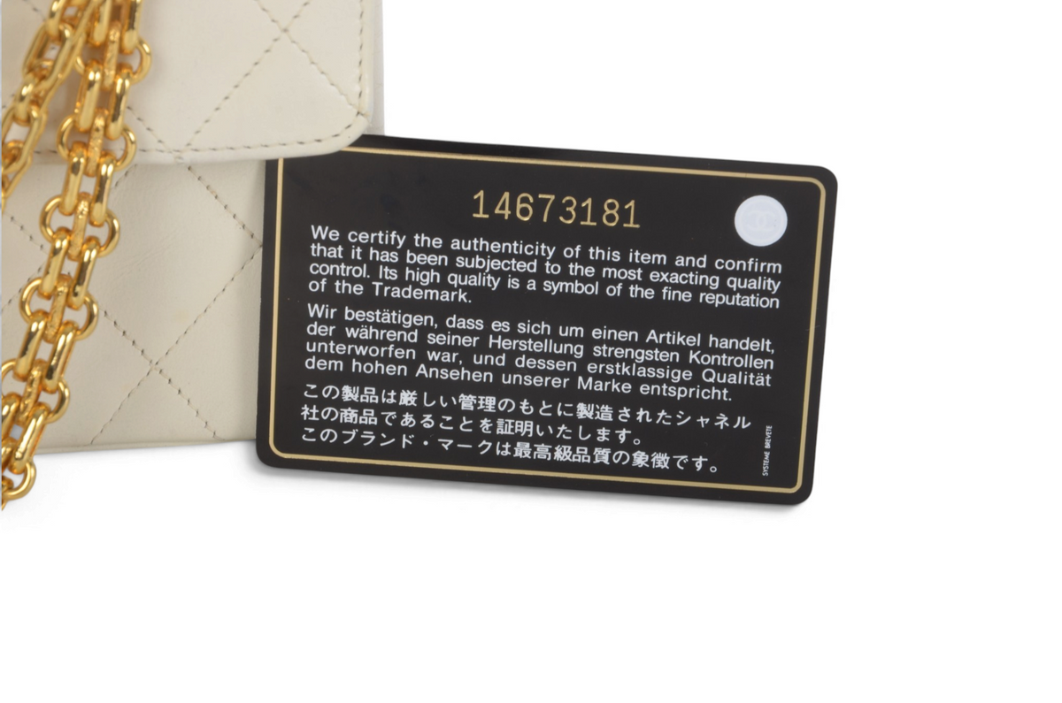 Chanel Classic Medium Double Flap Bag 25 Matelasse White Lambskin Vintage Timeless Classic Coco Mark Turn Lock Chain Shoulder Bag Crossbody