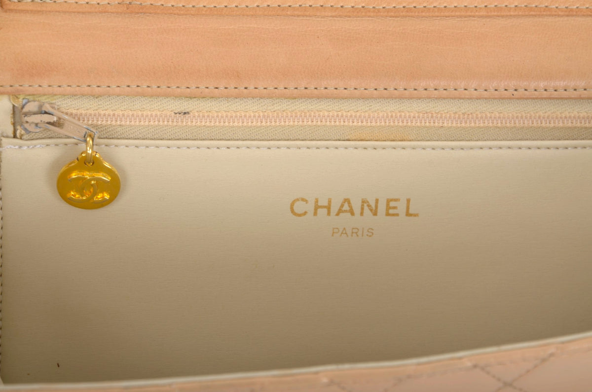 Chanel Classic Single Flap Bag Beige Lambskin Matelasse CC Lock Chain Shoulder Bag Vintage Designer