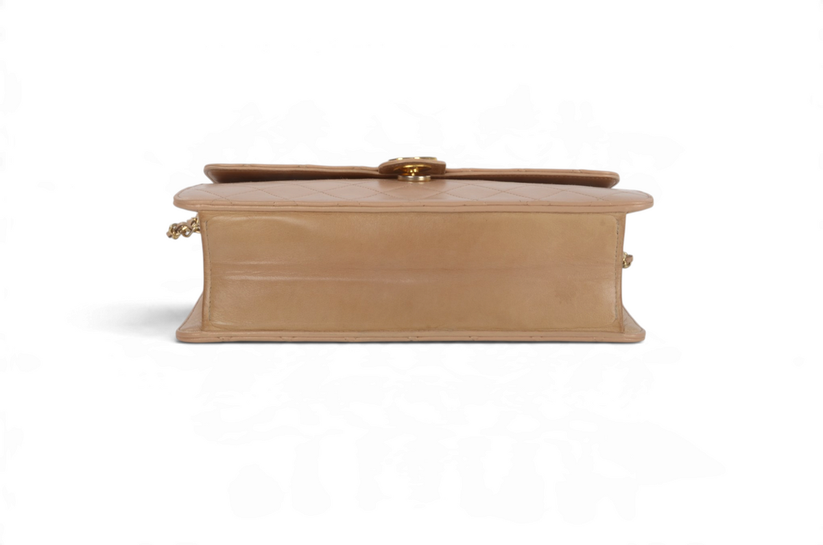 Chanel Classic Single Flap Bag Beige Lambskin Matelasse CC Lock Chain Shoulder Bag Vintage Designer