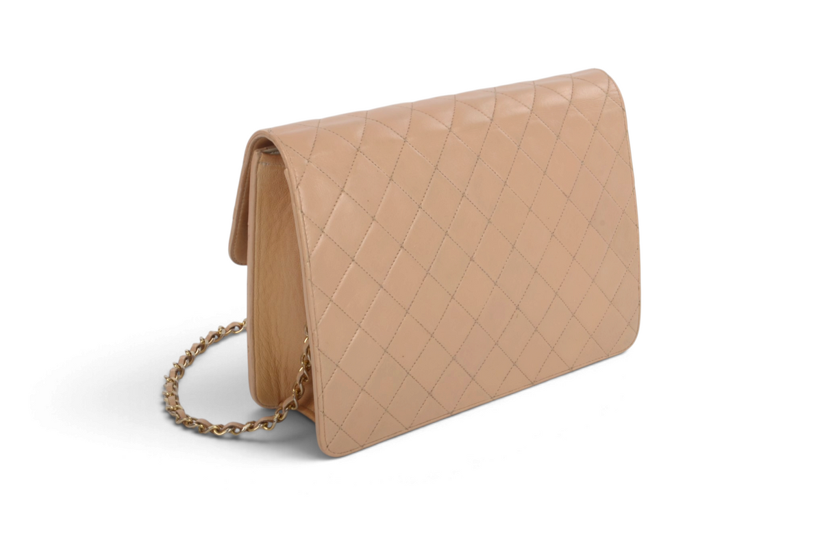 Chanel Classic Single Flap Bag Beige Lambskin Matelasse CC Lock Chain Shoulder Bag Vintage Designer